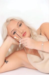 linda ar darbarikiem